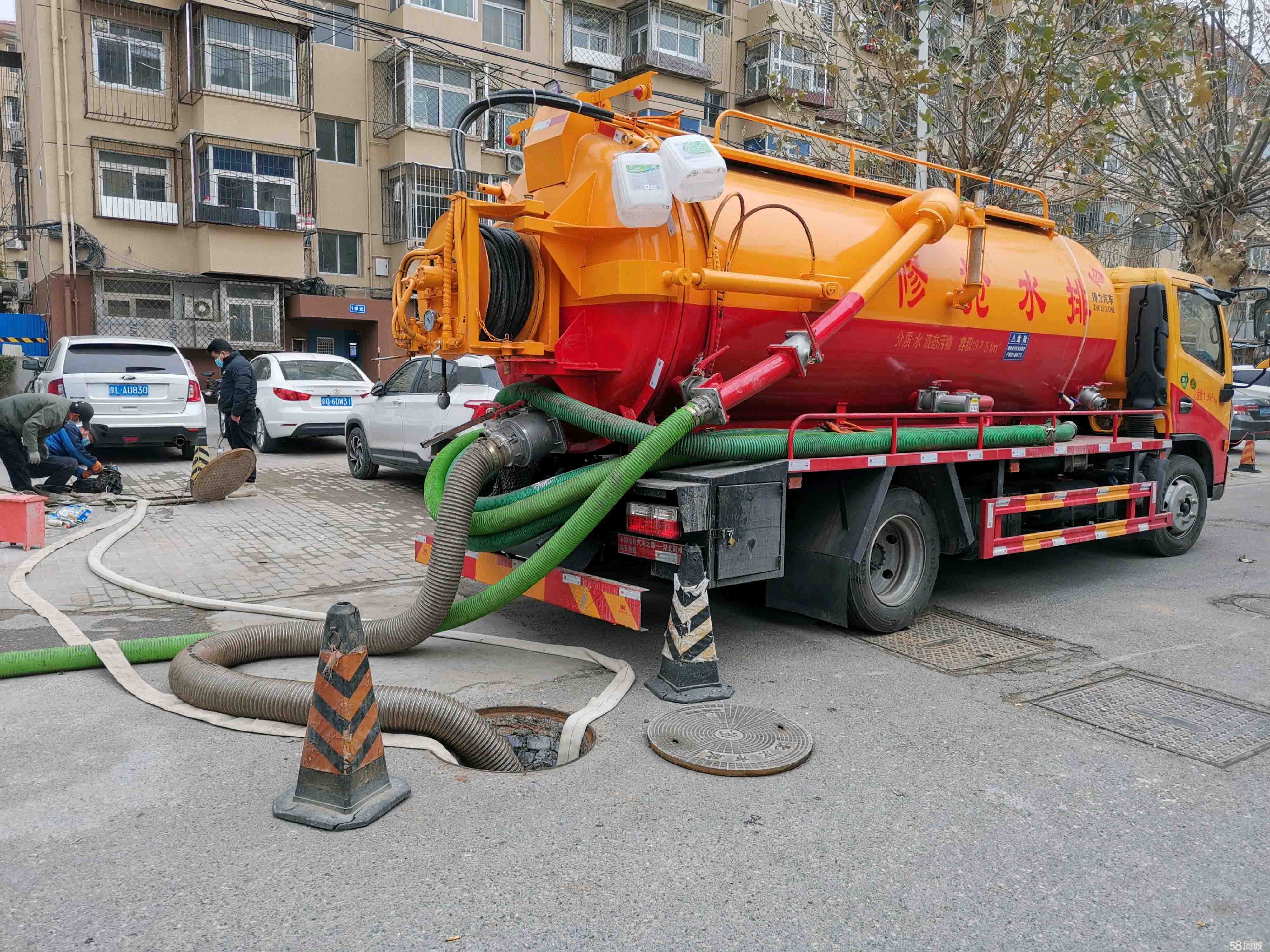 乌拉特中抽粪吸污