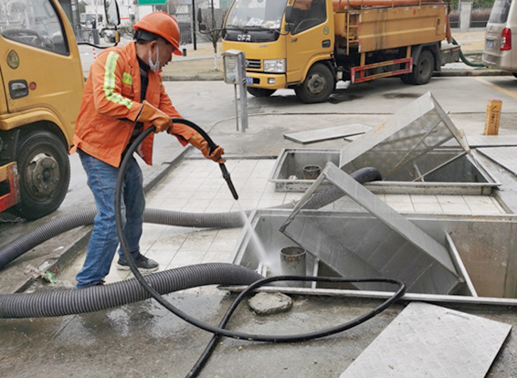 乌拉特中隔油池清理